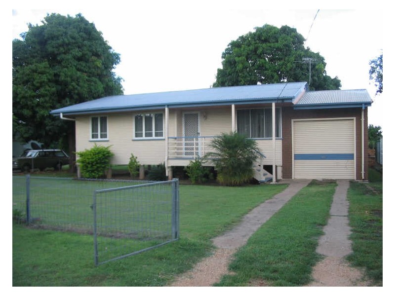 15 Frazer St, Emerald QLD 4720
