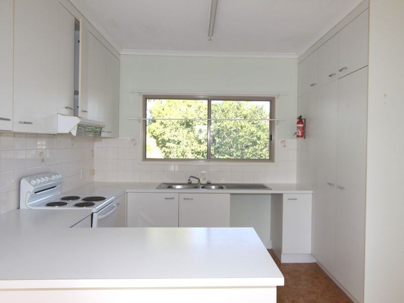 82 Baker St, Emerald QLD 4720