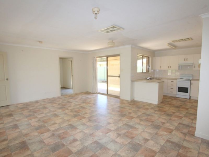 1 Fern Court, Emerald QLD 4720