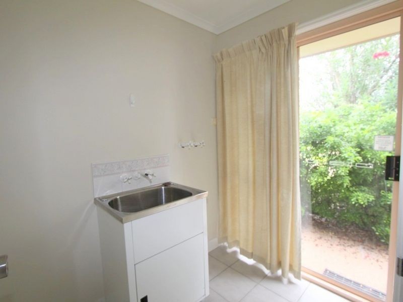 61 Staal Cr, Emerald QLD 4720