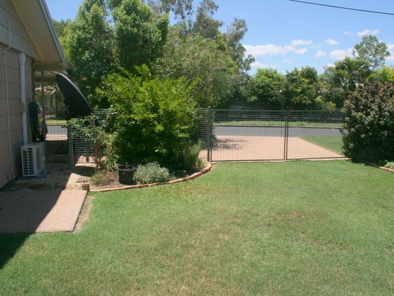 61 Staal Cr, Emerald QLD 4720