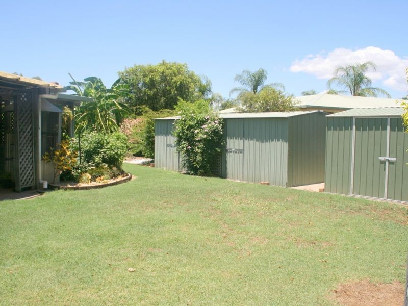 61 Staal Cr, Emerald QLD 4720