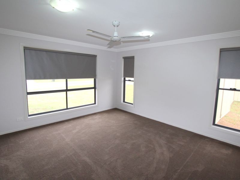 16 Bluegums Drive, Emerald QLD 4720