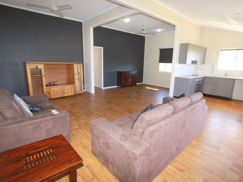 10 Roundtree Dr, Emerald QLD 4720