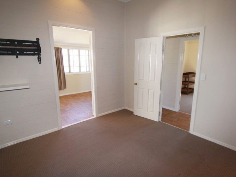 10 Roundtree Dr, Emerald QLD 4720