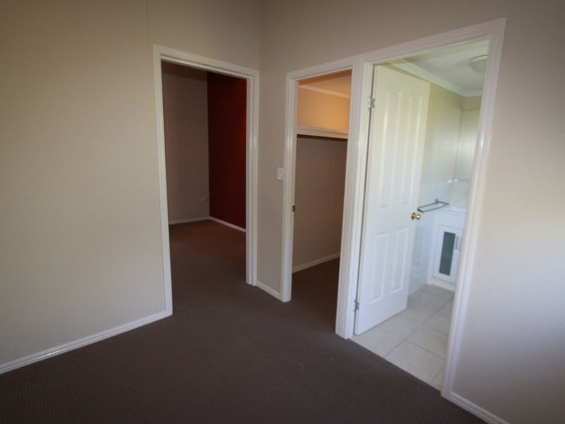 10 Roundtree Dr, Emerald QLD 4720