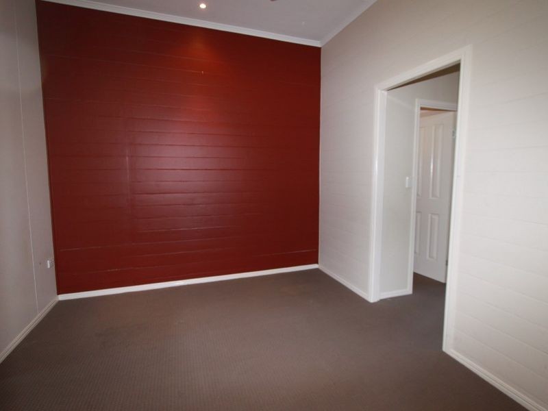 10 Roundtree Dr, Emerald QLD 4720