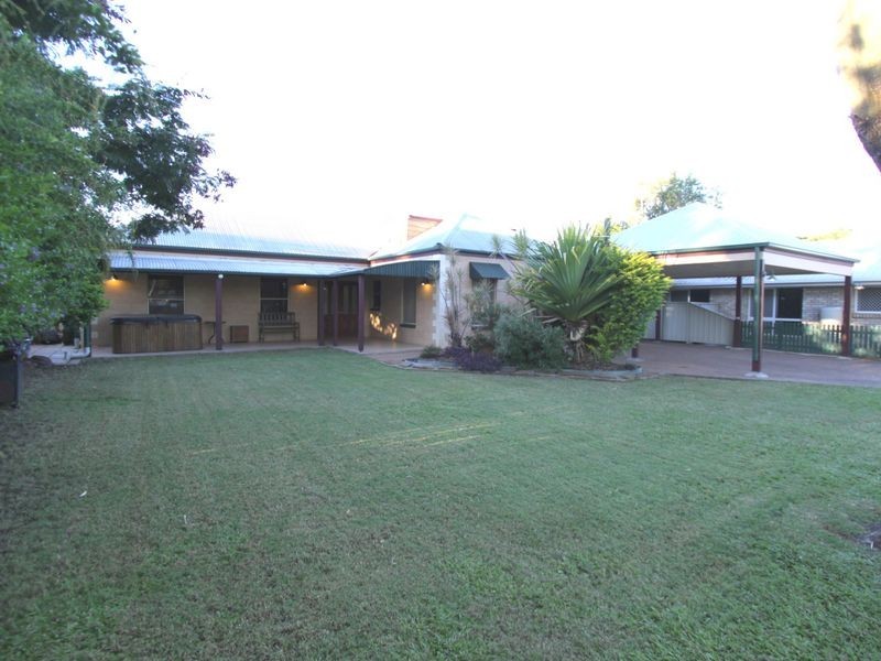 4 Martin Place, Emerald QLD 4720