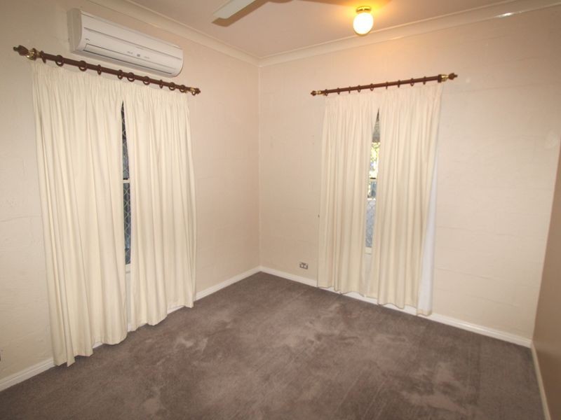 4 Martin Place, Emerald QLD 4720