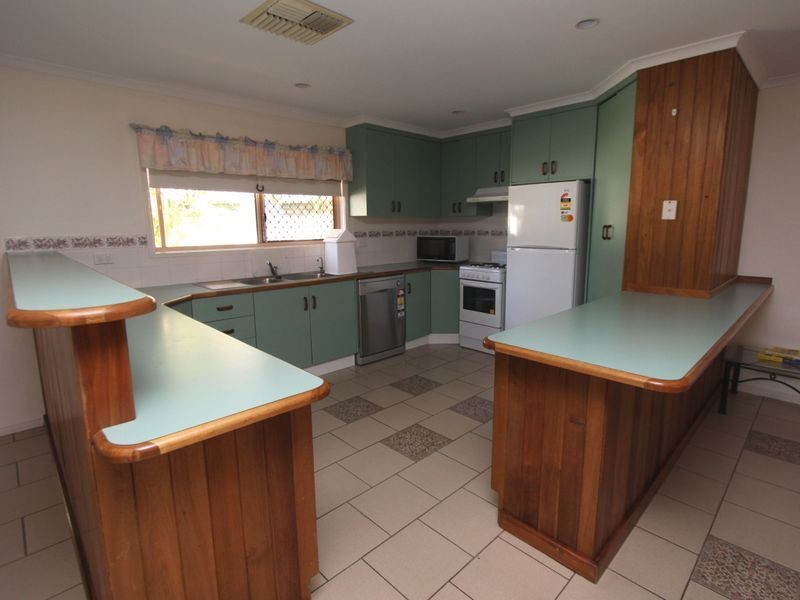 8 Judith Grove, Emerald QLD 4720