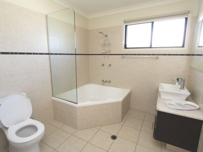 1/68 Moody Street, Emerald QLD 4720