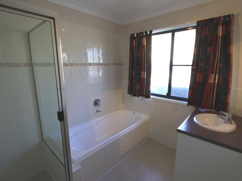 41 Crinum Crescent, Emerald QLD 4720