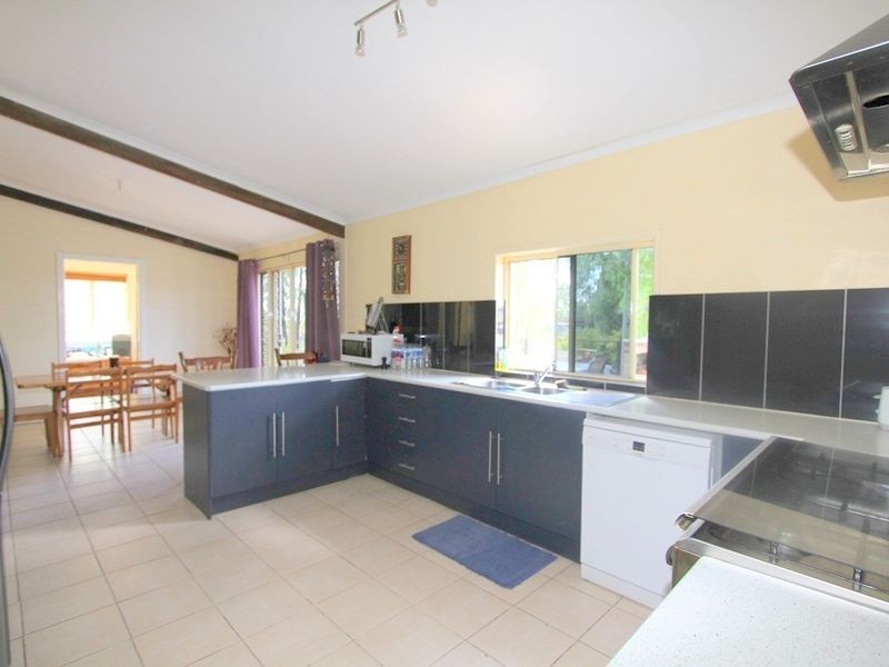 28 Silica Road, Emerald QLD 4720