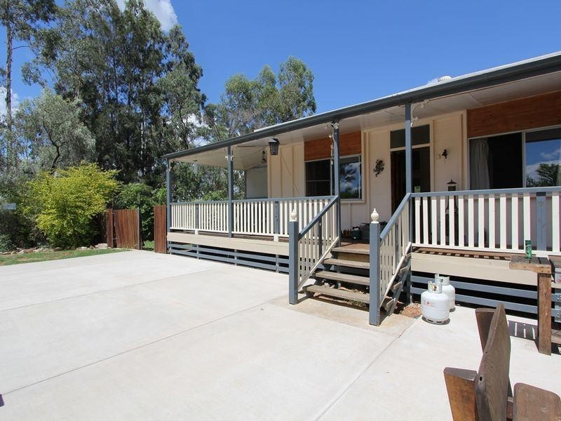 28 Silica Road, Emerald QLD 4720