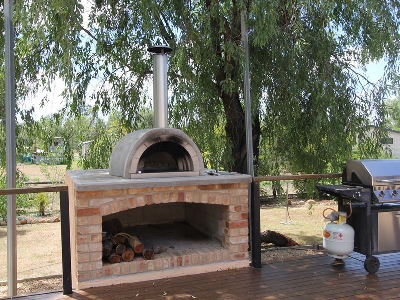 28 Silica Road, Emerald QLD 4720