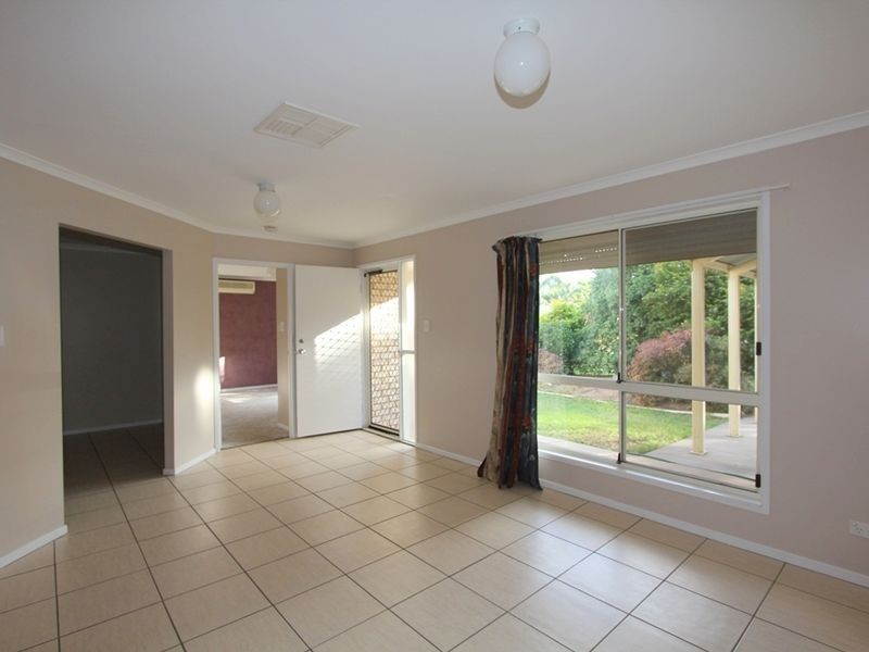 40 Staal Crescent, Emerald QLD 4720