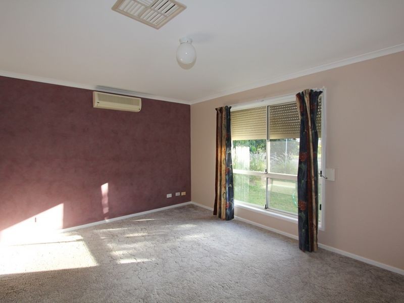 40 Staal Crescent, Emerald QLD 4720