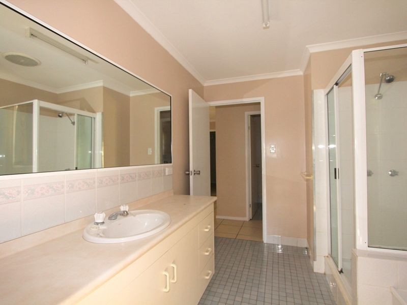 40 Staal Crescent, Emerald QLD 4720