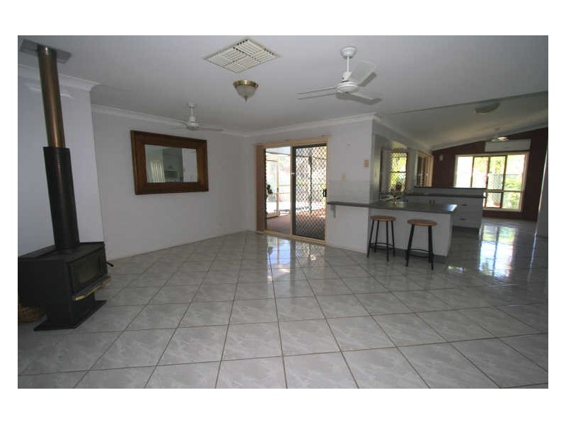 8 Smith Place, Emerald QLD 4720