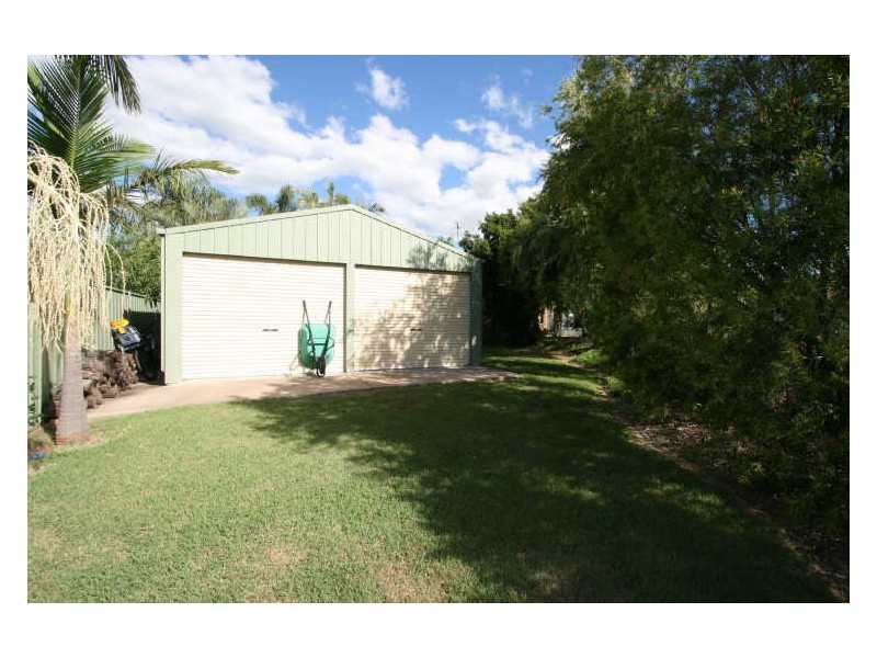 8 Smith Place, Emerald QLD 4720