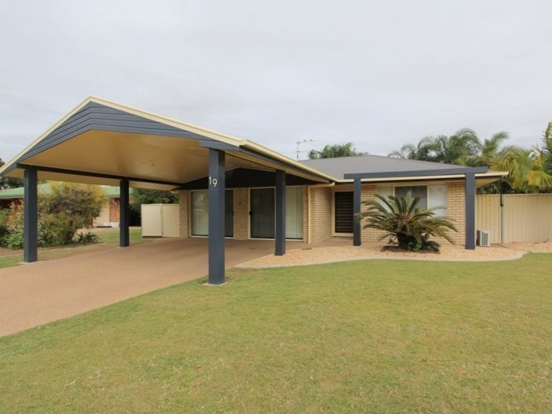 19 Kidd St, Emerald QLD 4720