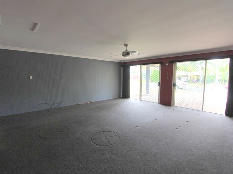 19 Kidd St, Emerald QLD 4720