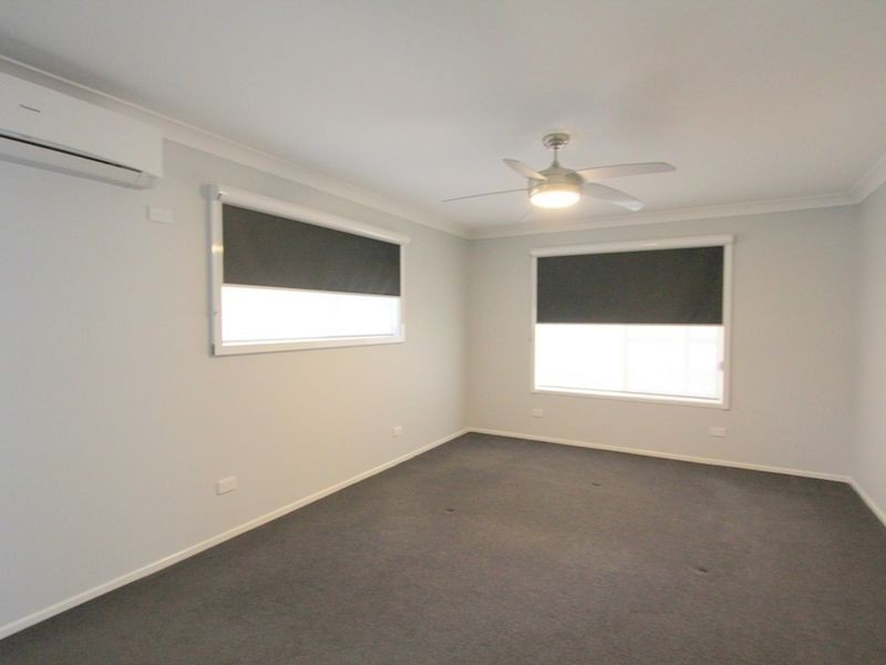 19 Kidd St, Emerald QLD 4720