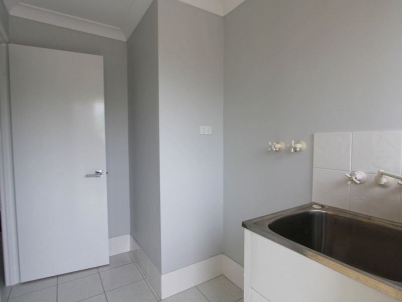 19 Kidd St, Emerald QLD 4720