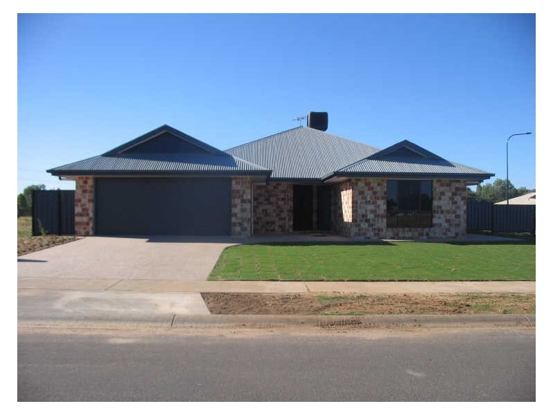 3 Blue Gums Drive, Emerald QLD 4720