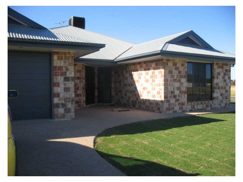 3 Blue Gums Drive, Emerald QLD 4720