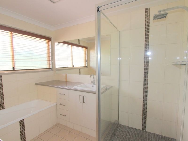 7 Egan St, Emerald QLD 4720