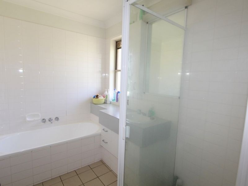 5 Chalmers Crescent, Emerald QLD 4720