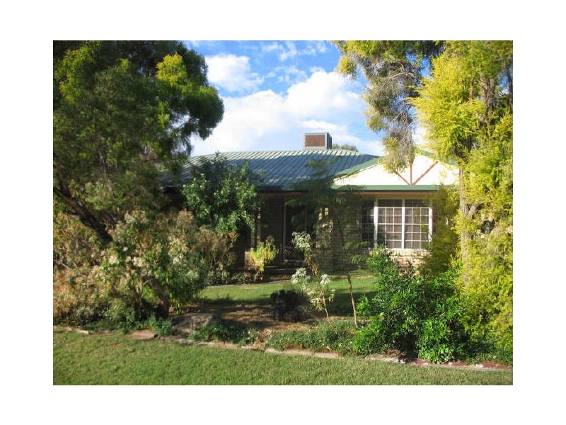 10 Kidd Street, Emerald QLD 4720