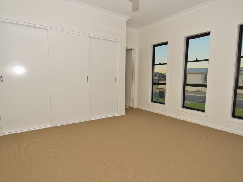 5 Ivers Place, Emerald QLD 4720