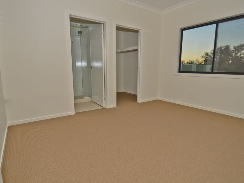 5 Ivers Place, Emerald QLD 4720