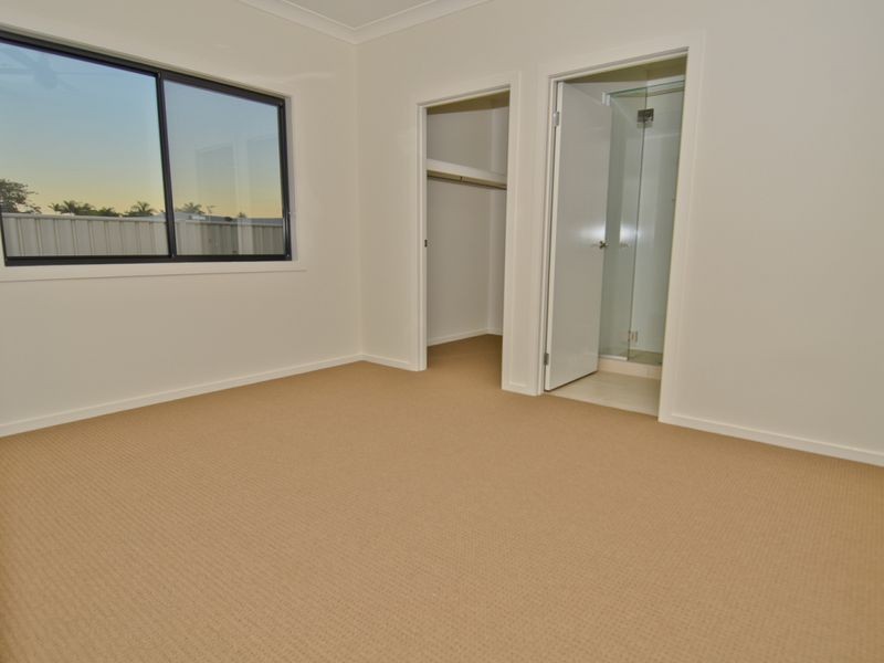 5 Ivers Place, Emerald QLD 4720