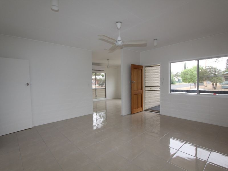 21 Centenary Drive, Emerald QLD 4720