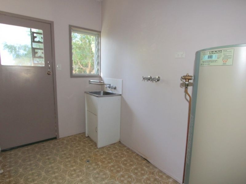 16 Centenary Drive, Emerald QLD 4720