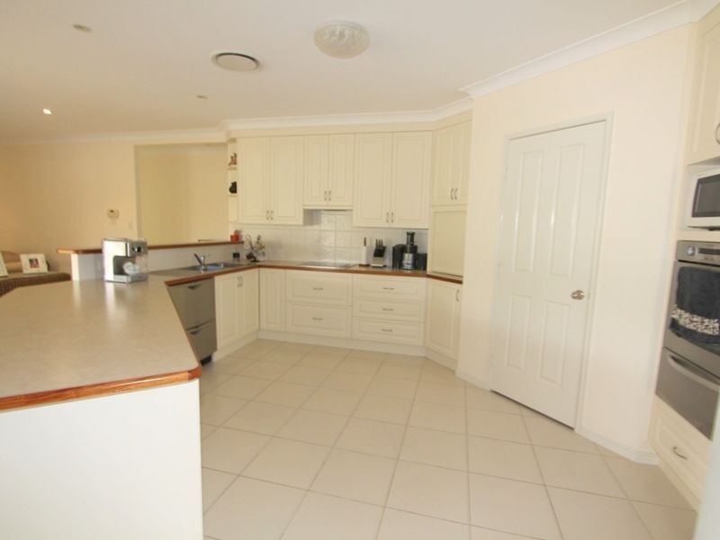 6 Coaker DR, Emerald QLD 4720