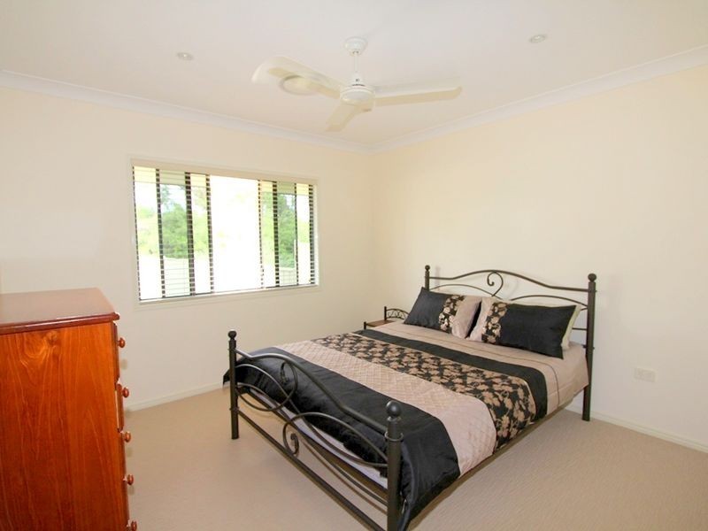 6 Coaker DR, Emerald QLD 4720