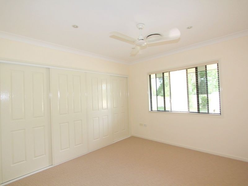 6 Coaker DR, Emerald QLD 4720