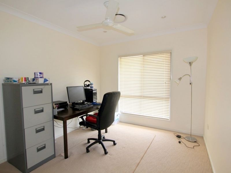 6 Coaker DR, Emerald QLD 4720