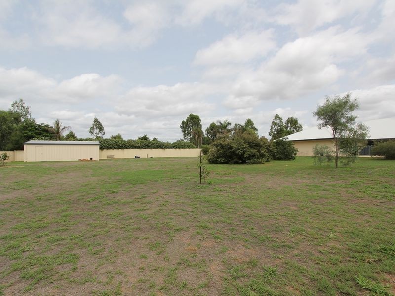 6 Coaker DR, Emerald QLD 4720