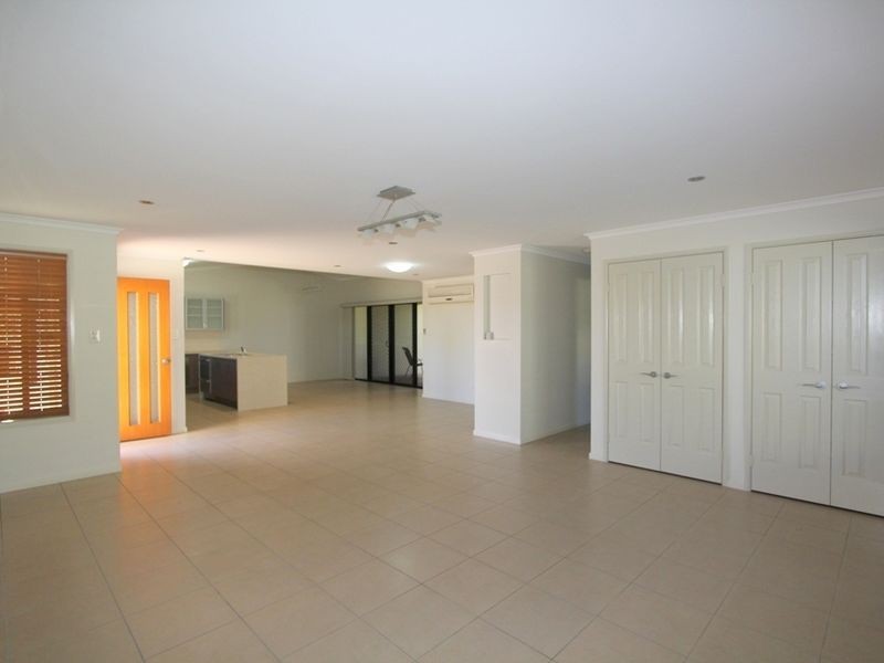 2/10 Mooney Crescent, Emerald QLD 4720