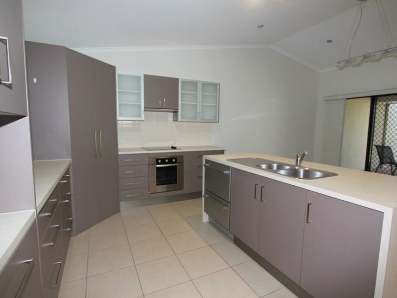 2/10 Mooney Crescent, Emerald QLD 4720