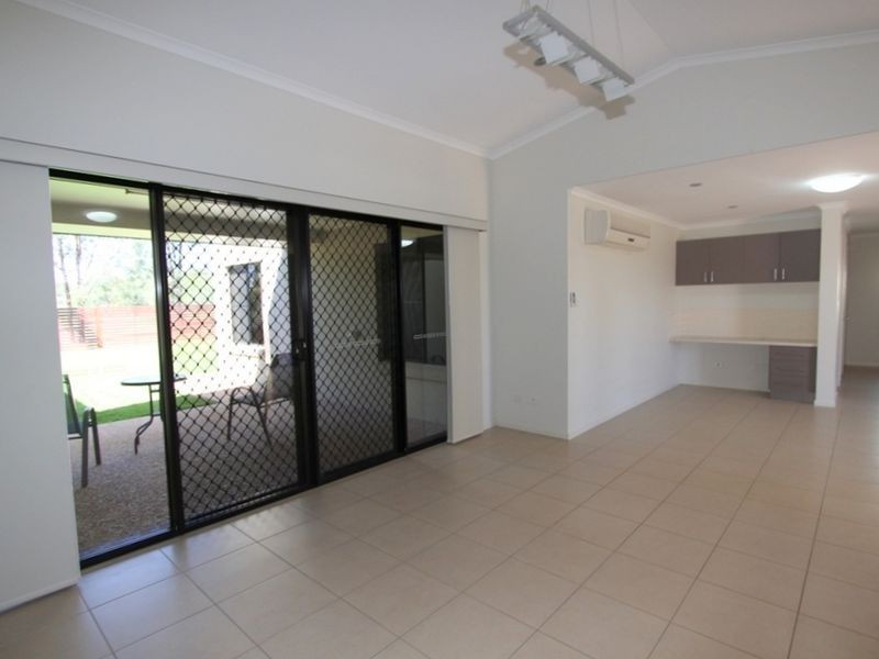 2/10 Mooney Crescent, Emerald QLD 4720