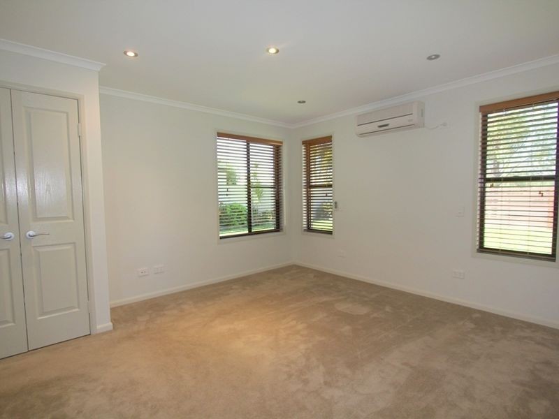 2/10 Mooney Crescent, Emerald QLD 4720