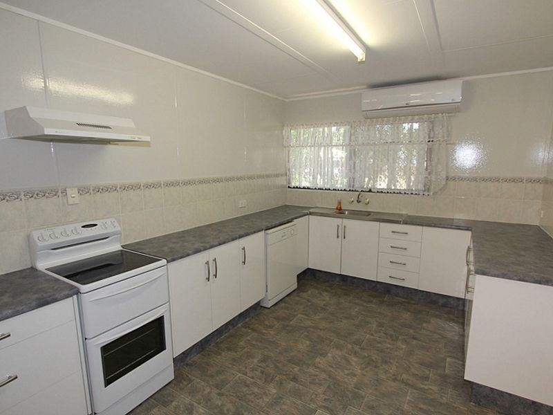 25 Diamond Avenue, Emerald QLD 4720