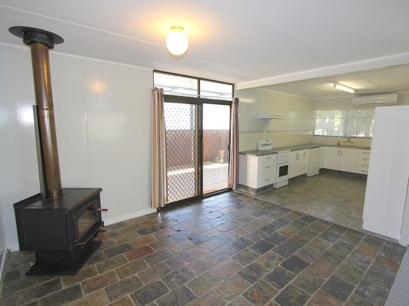 25 Diamond Avenue, Emerald QLD 4720