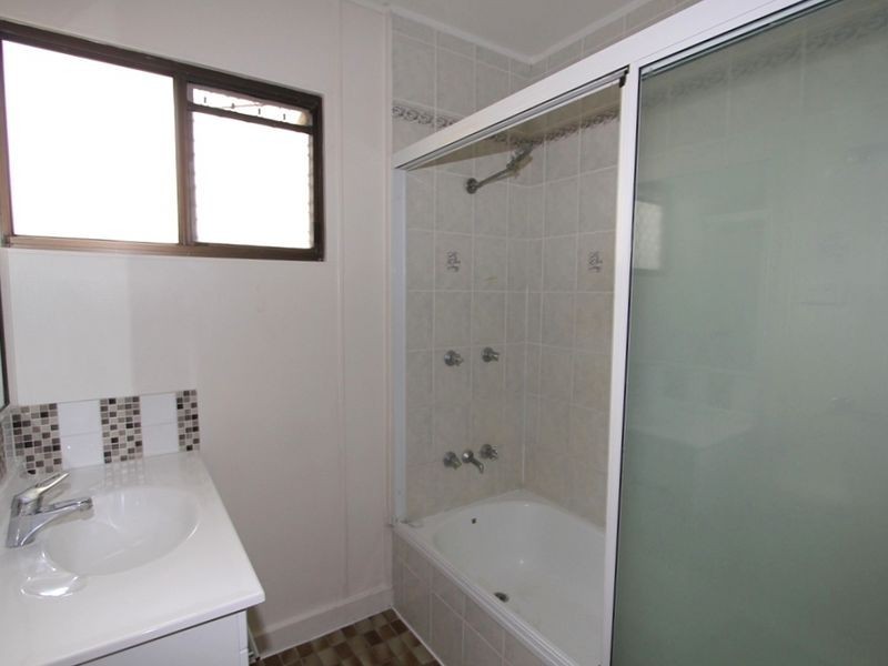 25 Diamond Avenue, Emerald QLD 4720